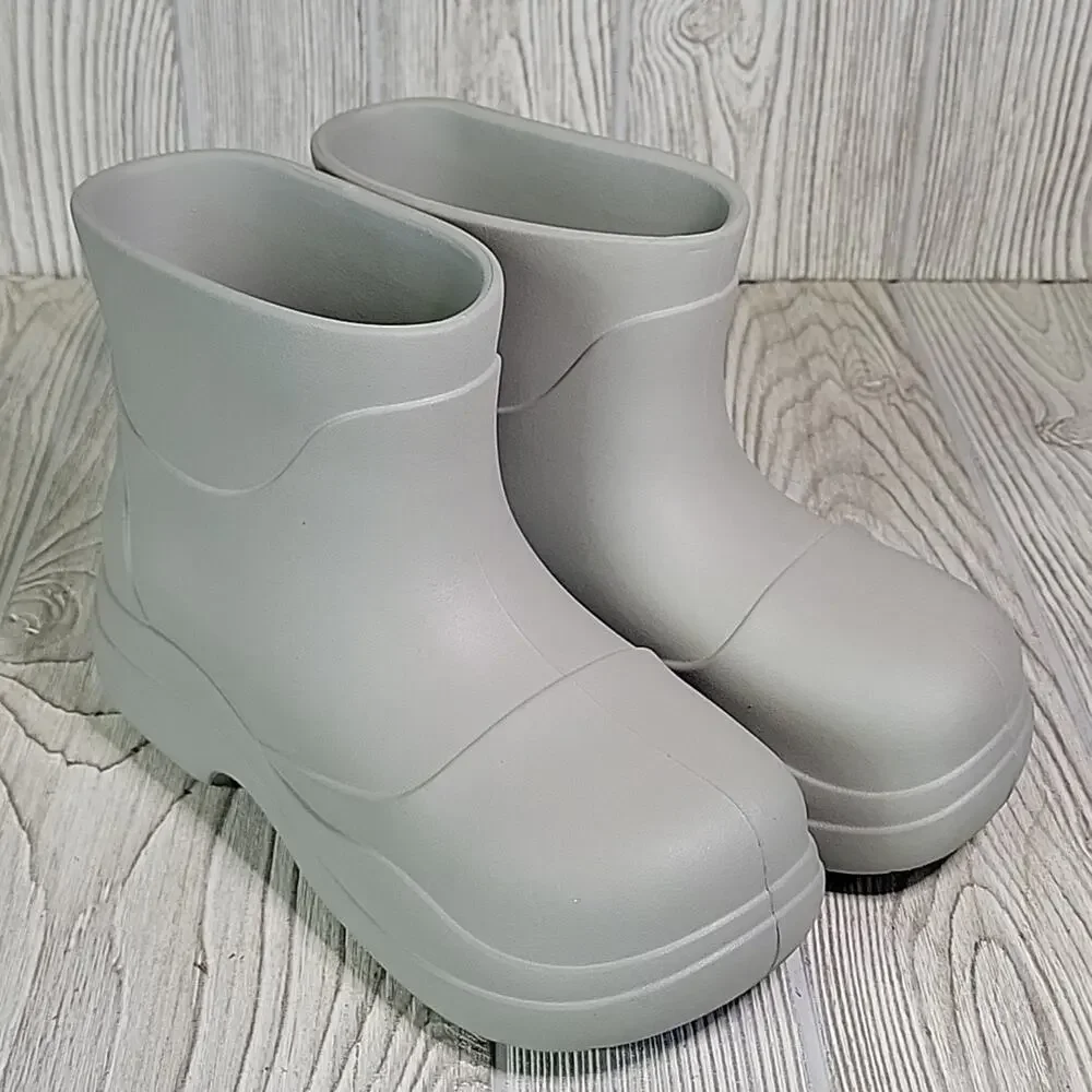 Rockfish Weatherwear Hayden Rain Boots in Light Gray